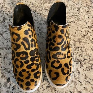 NEW STEVEN MADDEN COW HAIR UPPER.